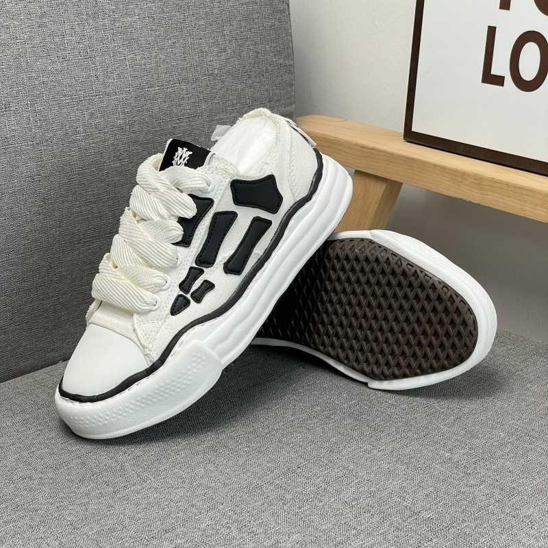 Sepatu Sneakers Chunky Hitam T - Men Shoes Dior ulasan dan harga