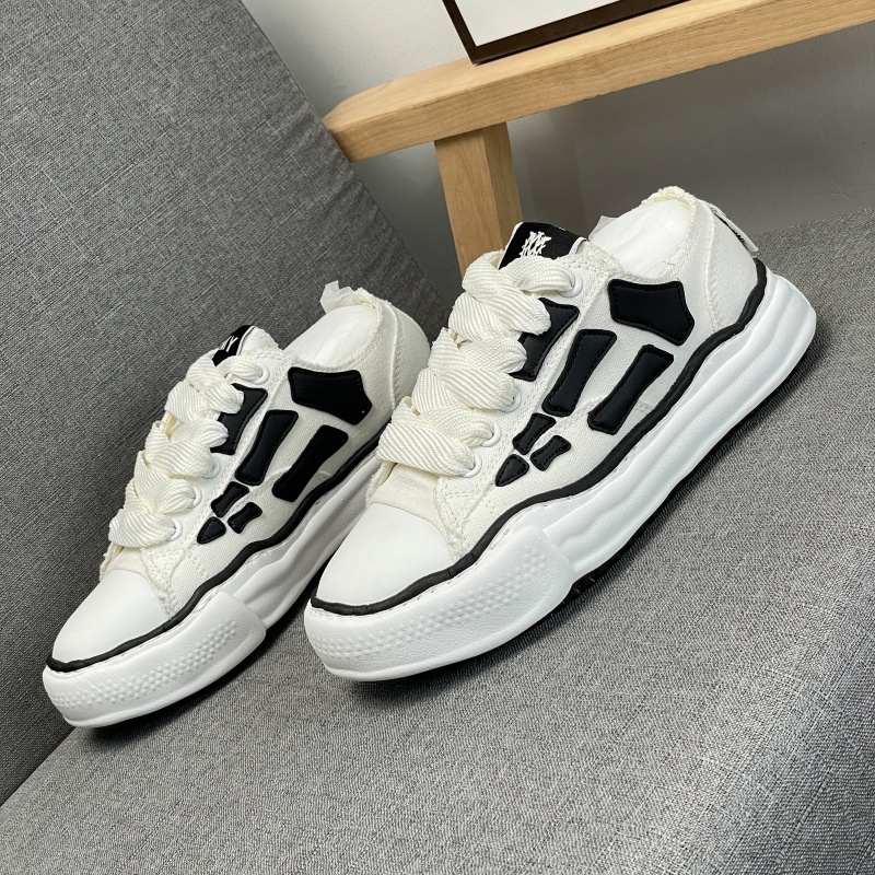 Sepatu Sneakers Chunky Hitam T - Men Shoes Dior ulasan dan harga